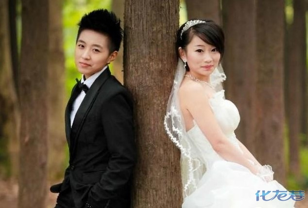 爆安徽芜湖中国首对女同性恋结婚现场,这是绝对真爱啊