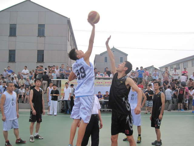 歌声与汗水交织青春与梦想同行2026青岛西海岸新区大学生歌手、足球、篮球“三大赛”将于3月中旬陆续启动