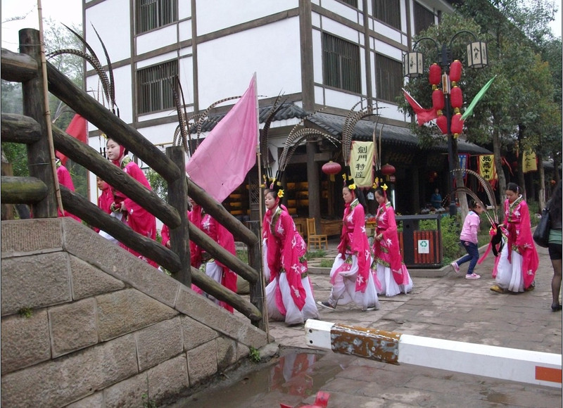 突遇一群三国<em>时期</em>的镁铝,<em>姑娘</em>,<em>qq号</em>是多少?|龙