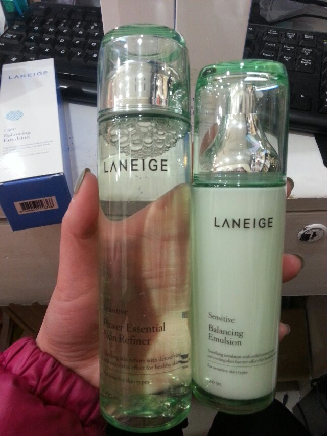 爱美的美女们···韩国代购化妆品罗!