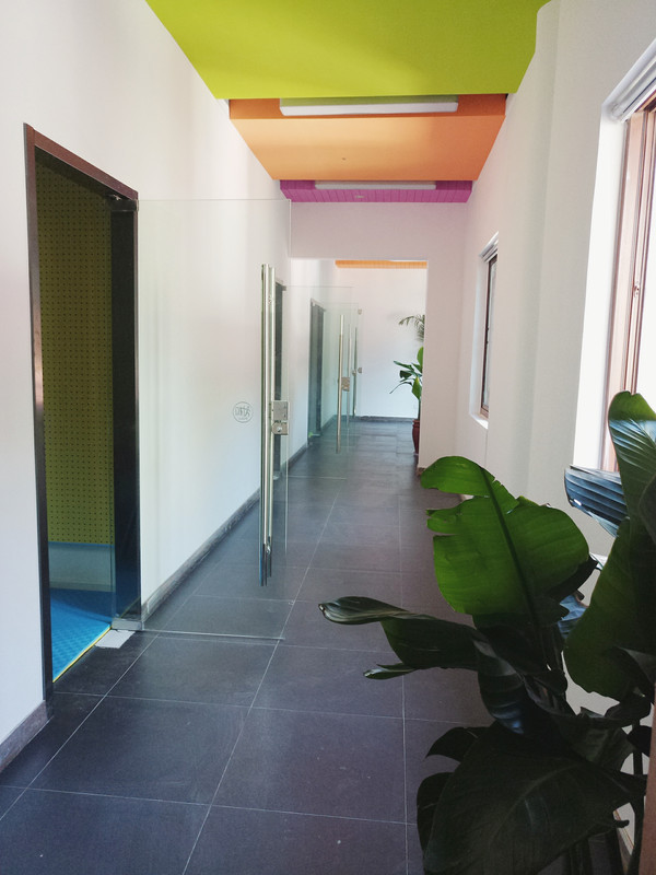 孩子比较内向,不自信,有什么培训班可以提高她