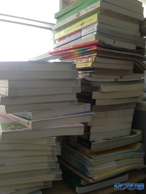 化龙巷微公益:4月8日爱心收获满满,73本书籍,今