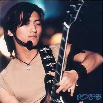 《大牌驾到》爆料,谢霆锋暗示隐退歌坛:不唱了