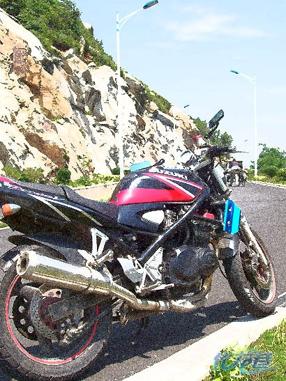 常州出售铃木盗匪400CC带VC摩托一辆带真牌